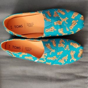 Toms 7.5 Tiger Print Alpargata